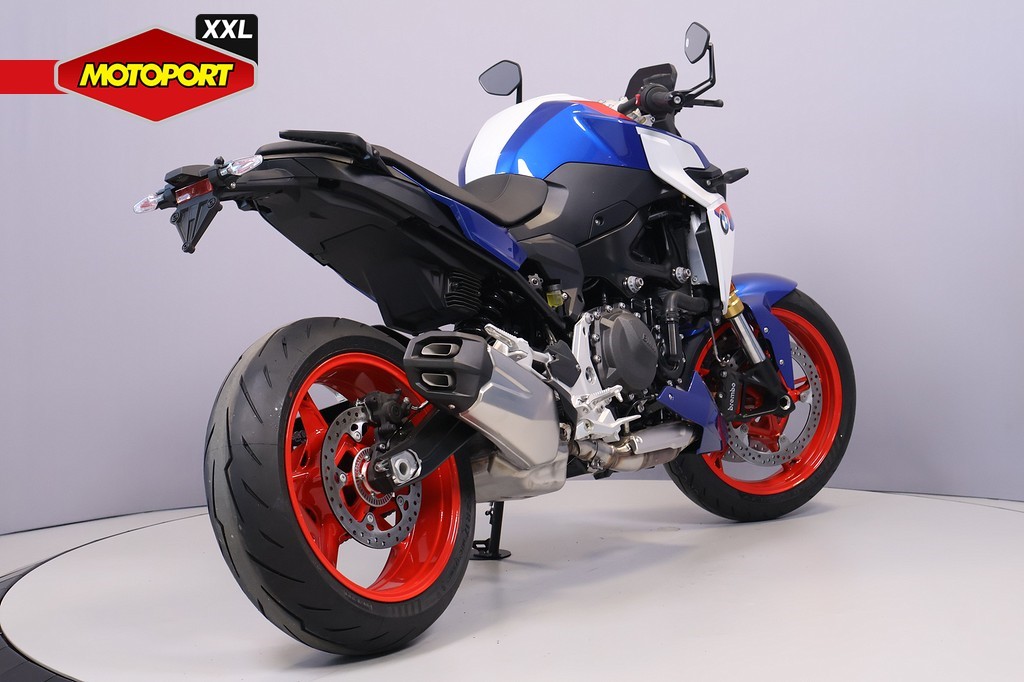 BMW - F 900 R
