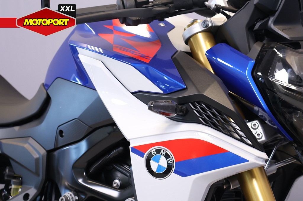 BMW - F 900 R