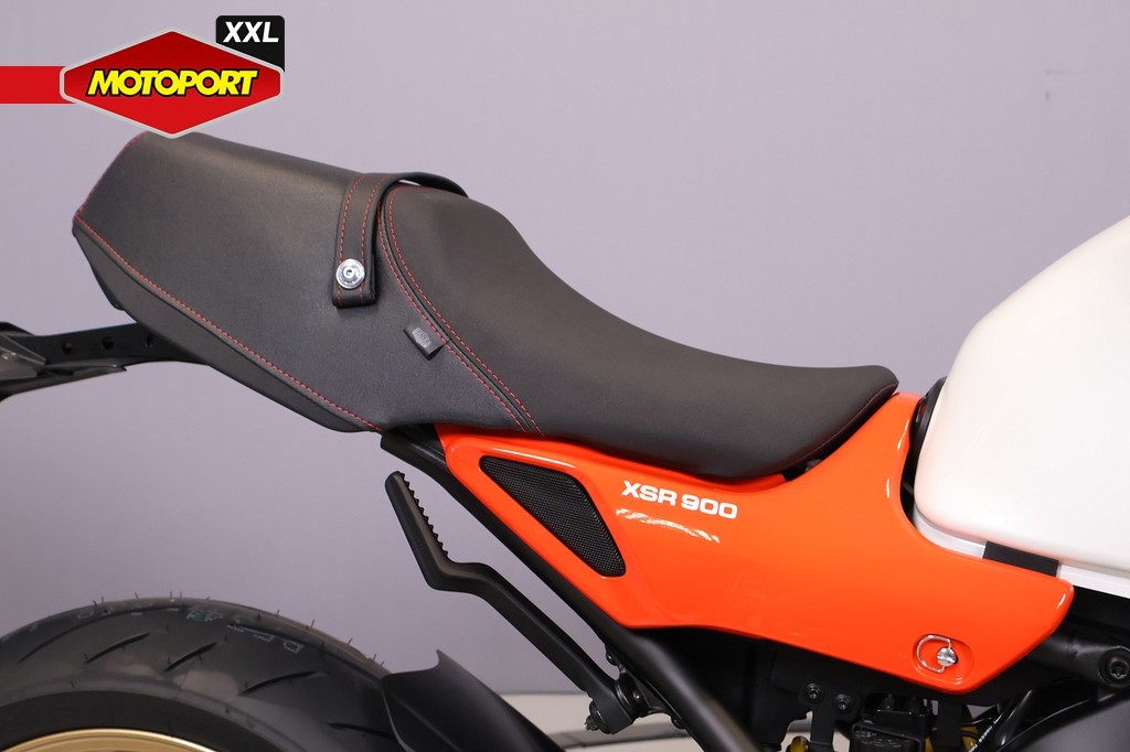 YAMAHA - XSR 900