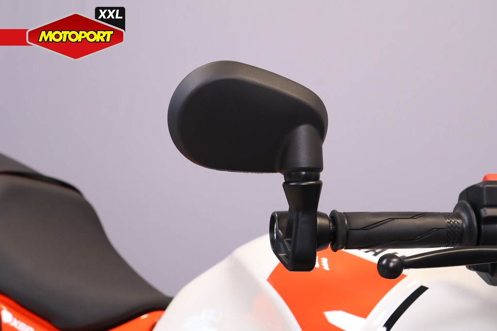 YAMAHA - XSR 900