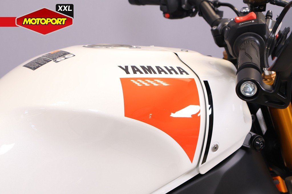 YAMAHA - XSR 900