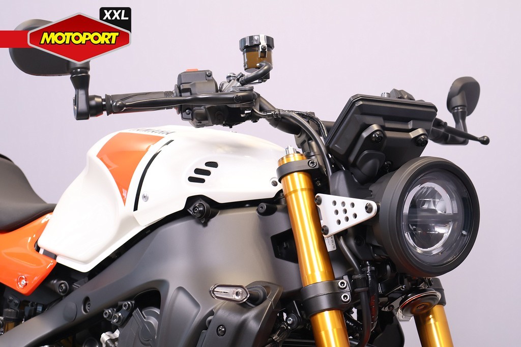 YAMAHA - XSR 900