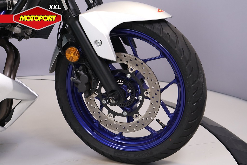 YAMAHA - MT 03