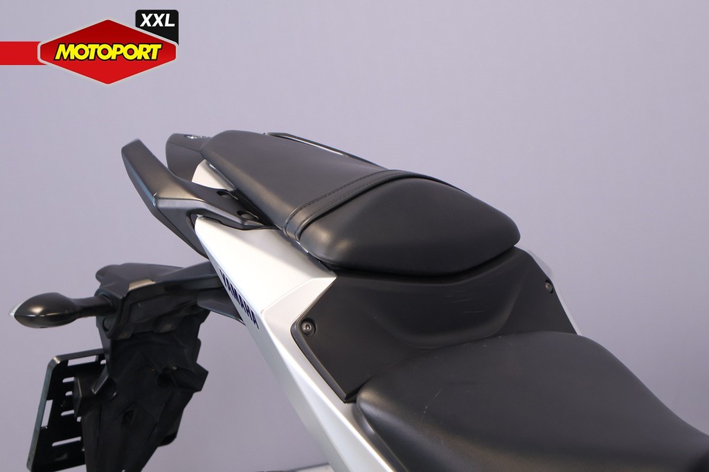 YAMAHA - MT 03