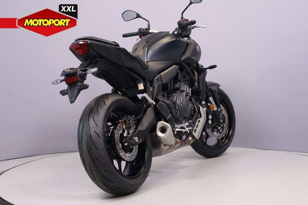 YAMAHA - MT 07