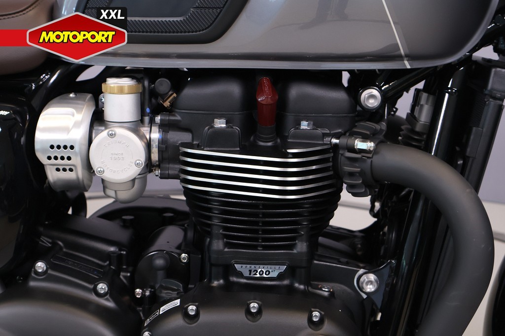 TRIUMPH - BONNEVILLE T120 BLACK