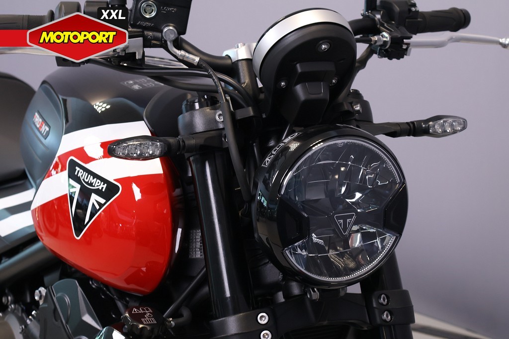 TRIUMPH - TRIDENT 660