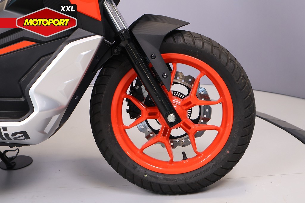 APRILIA - SR GT 200 SPORT