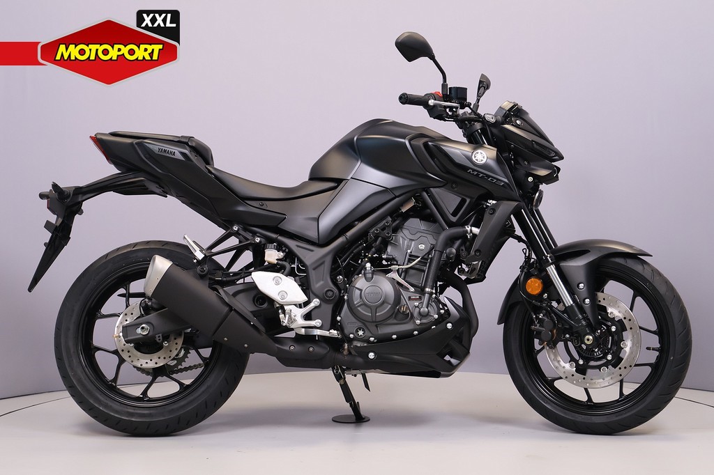 YAMAHA - MT 03