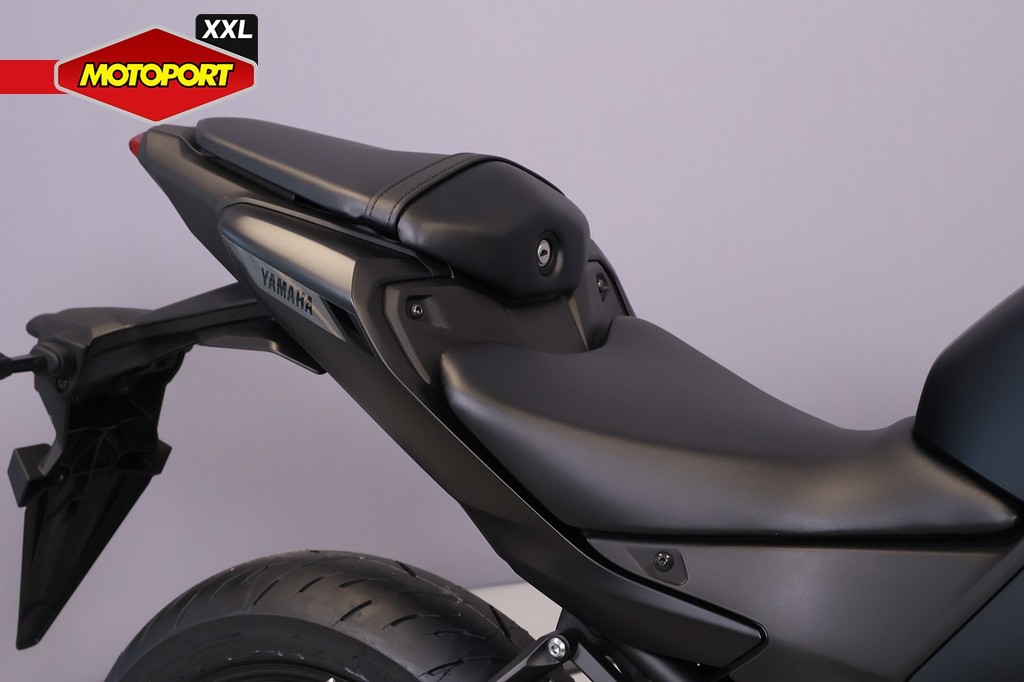 YAMAHA - MT 03