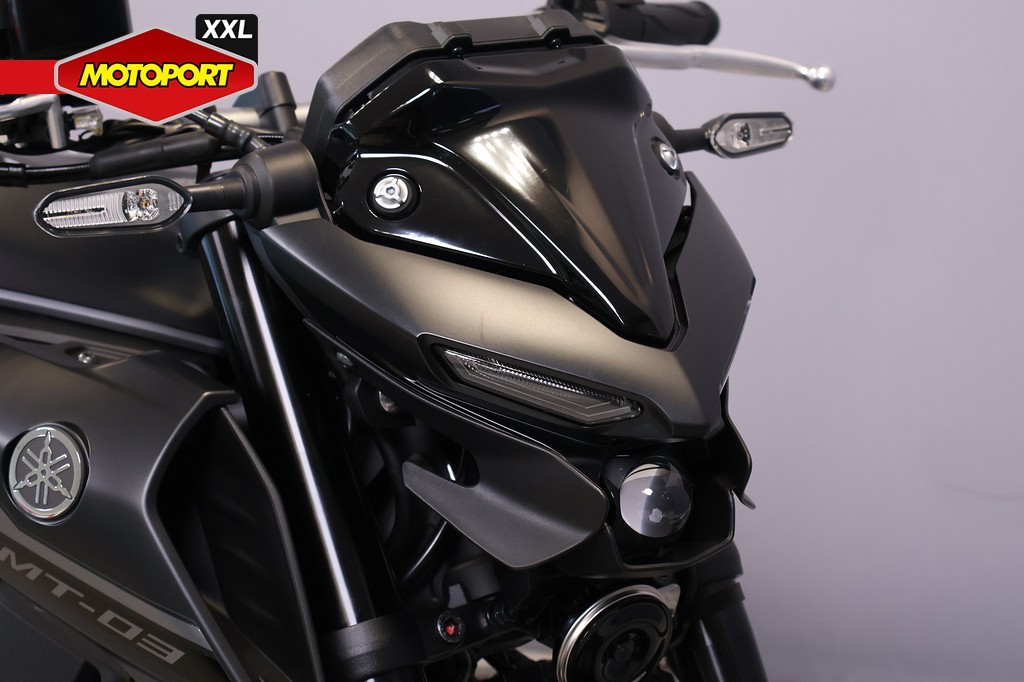 YAMAHA - MT 03