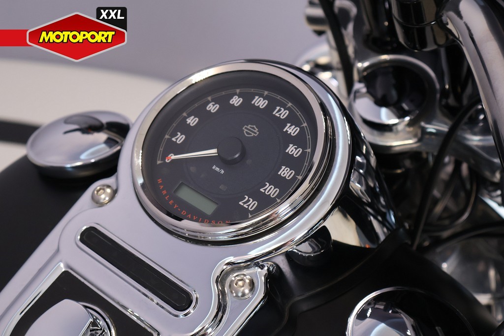 HARLEY-DAVIDSON - FAT BOB