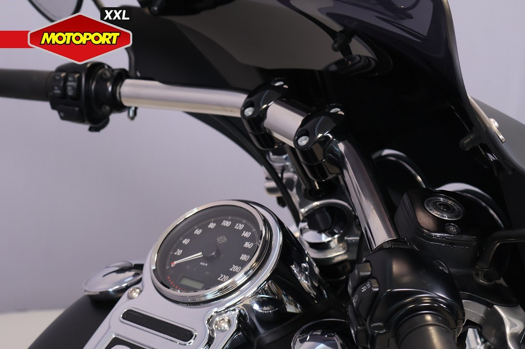 HARLEY-DAVIDSON - FAT BOB
