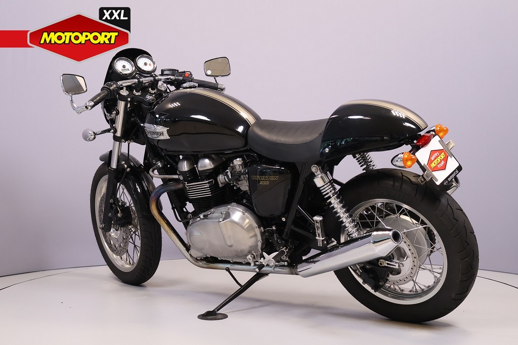 TRIUMPH - THRUXTON 900