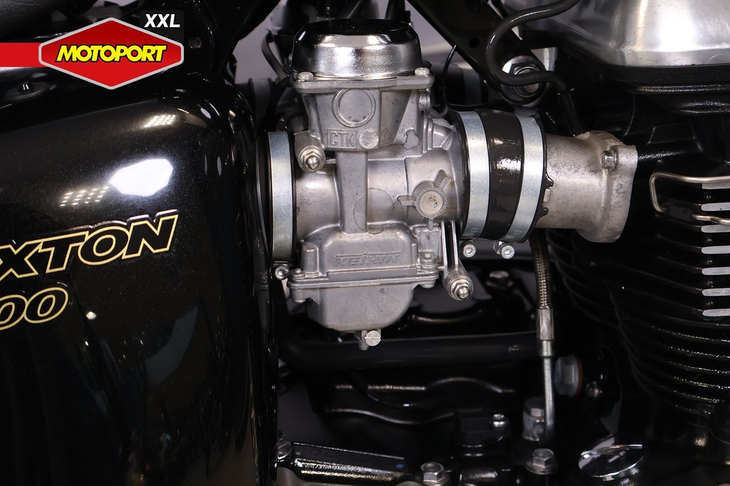TRIUMPH - THRUXTON 900
