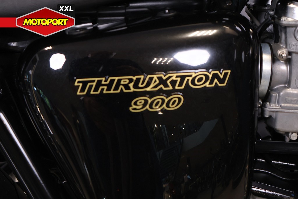 TRIUMPH - THRUXTON 900