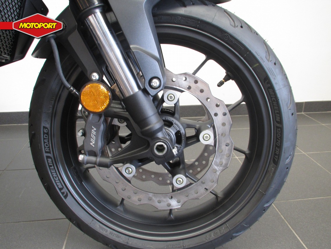HONDA - CB 750 HORNET
