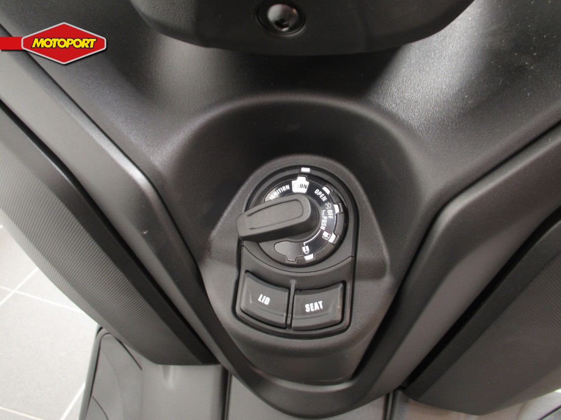 YAMAHA - X-MAX 300