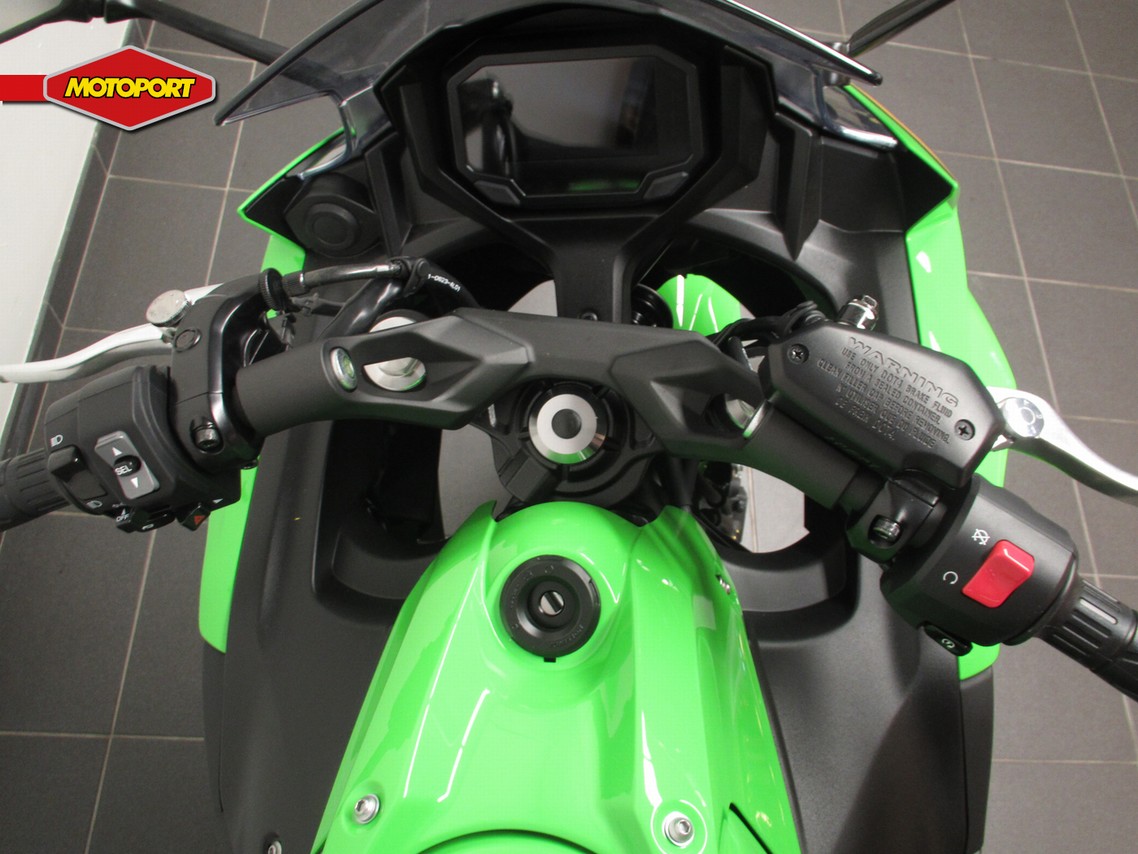 KAWASAKI - NINJA 650