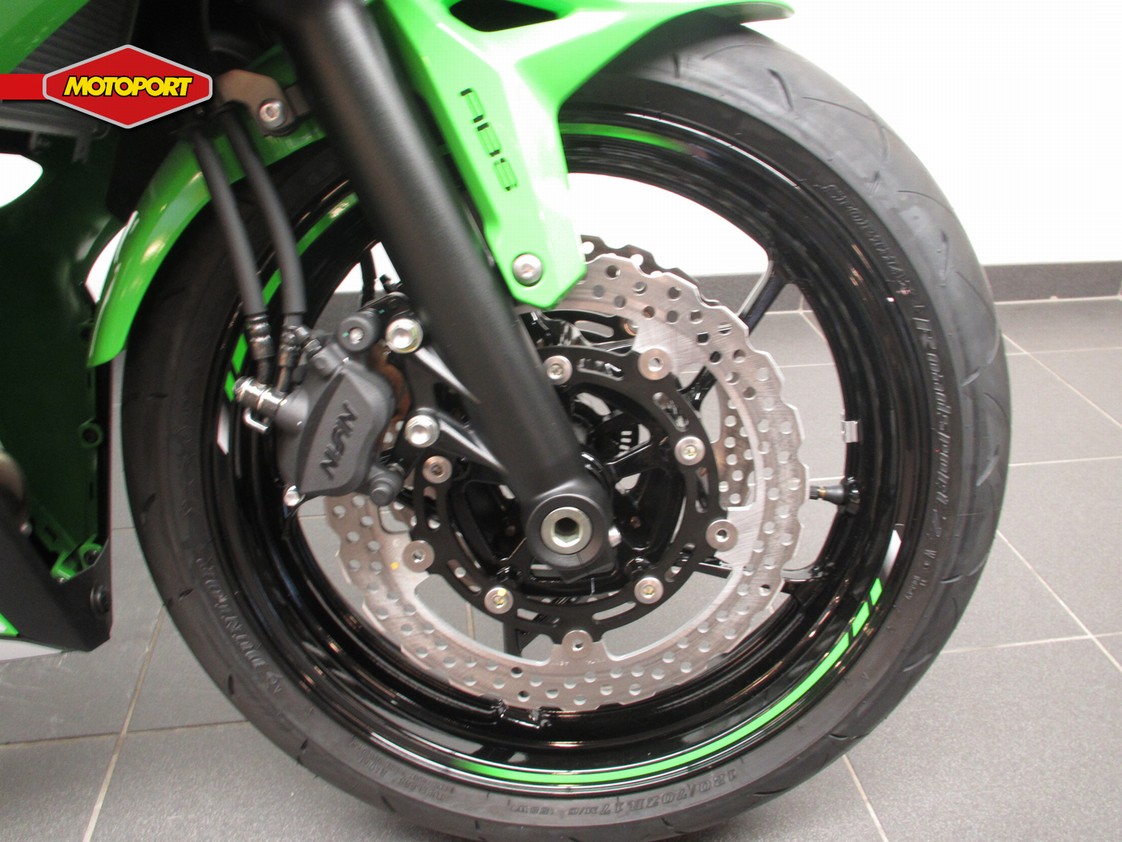 KAWASAKI - NINJA 650