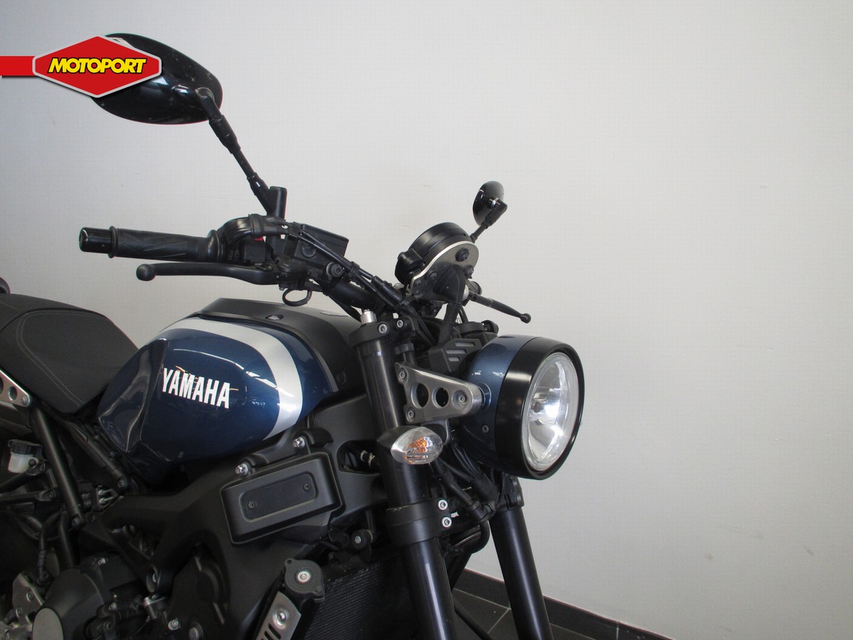 YAMAHA - XSR 900