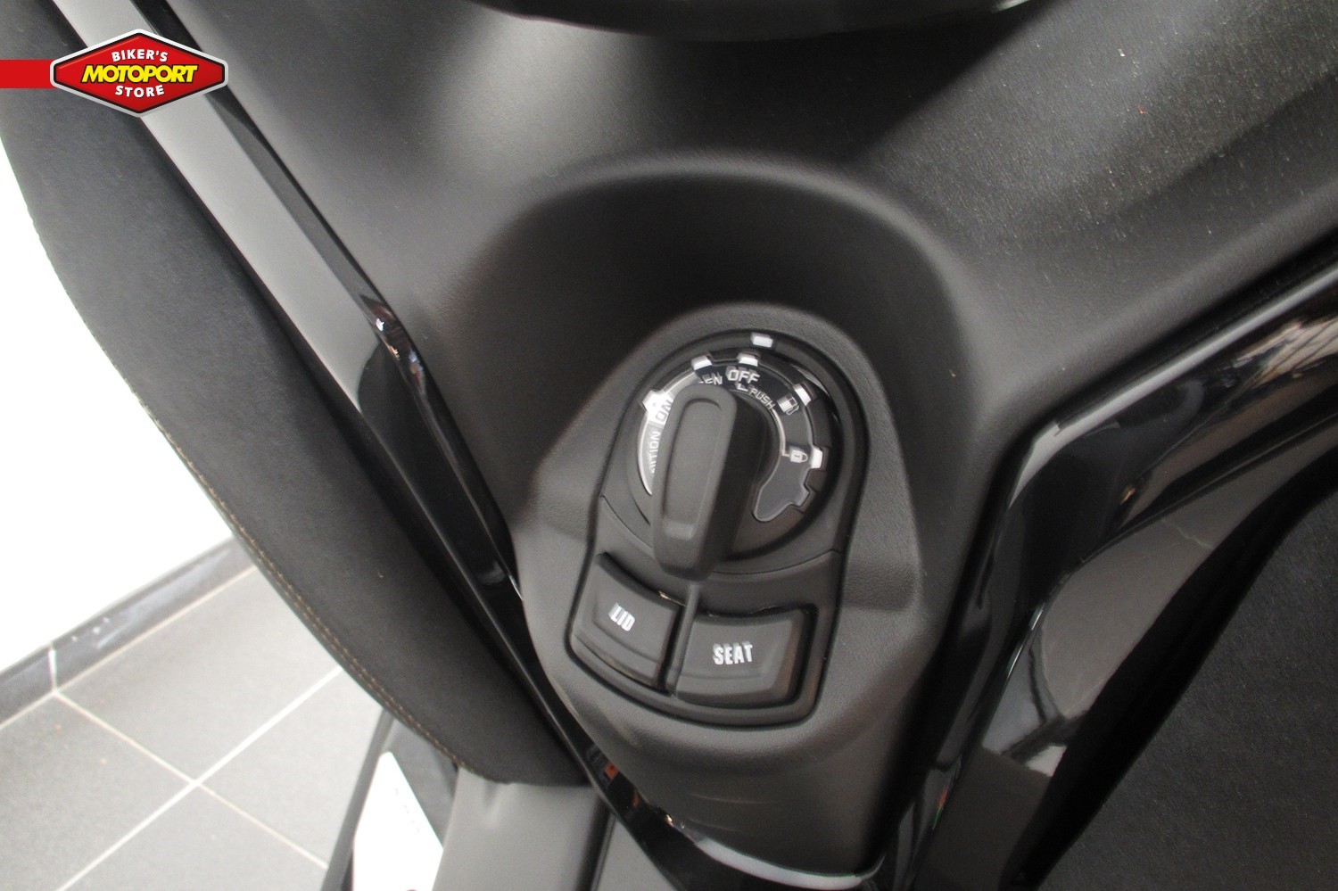 YAMAHA - X-MAX 300 TECH MAX
