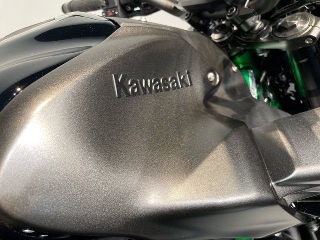 KAWASAKI - Z900