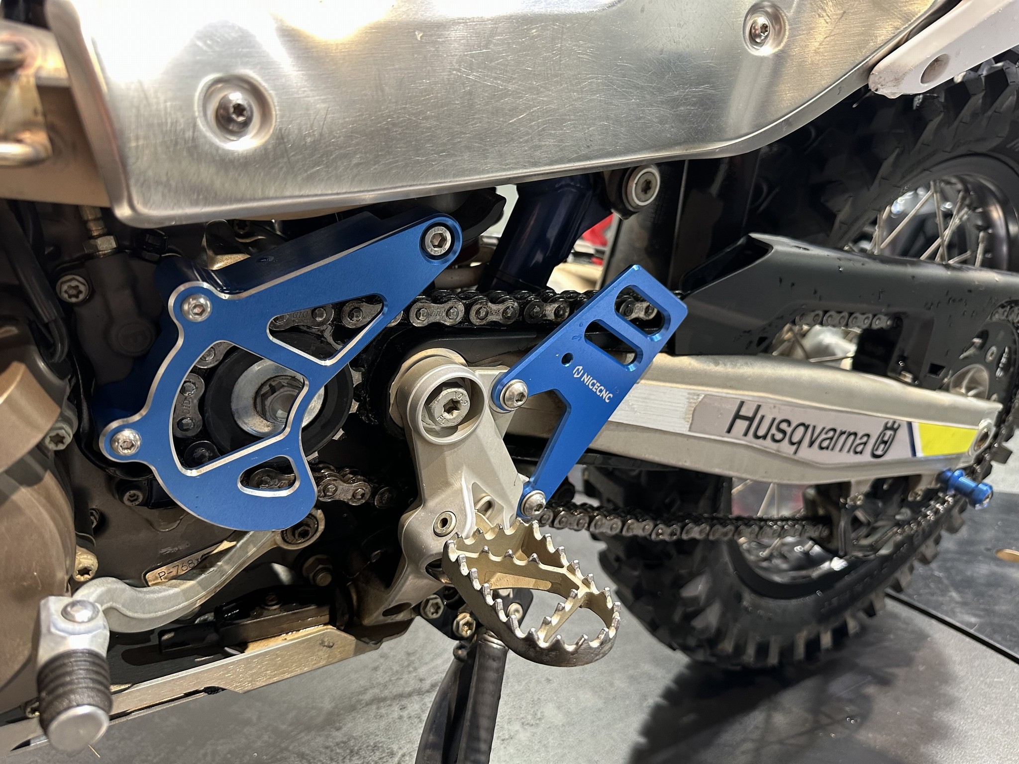 HUSQVARNA - 701 Enduro