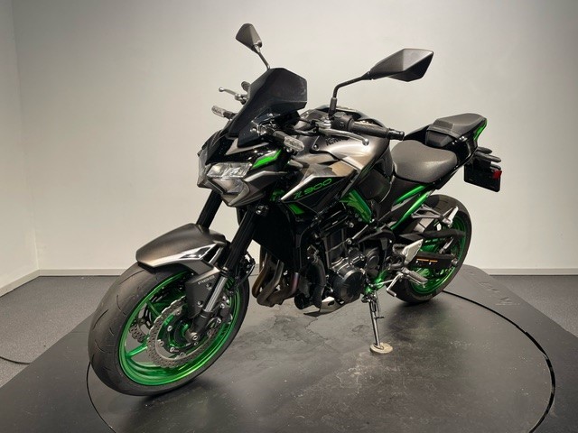 KAWASAKI - Z900