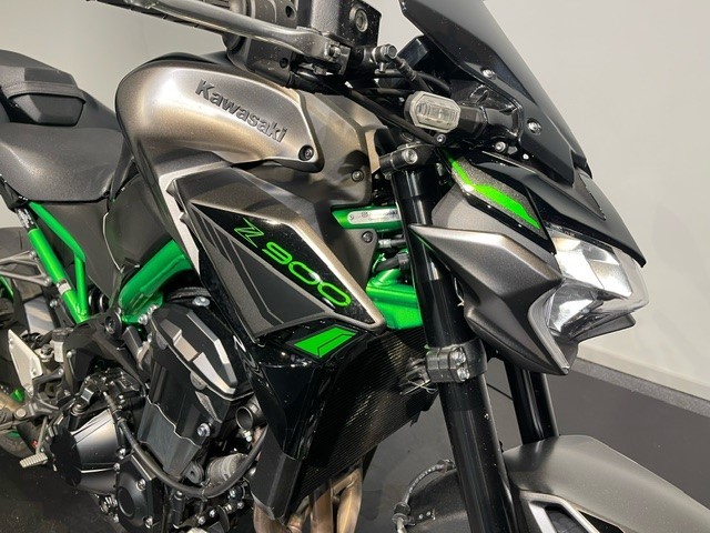 KAWASAKI - Z900