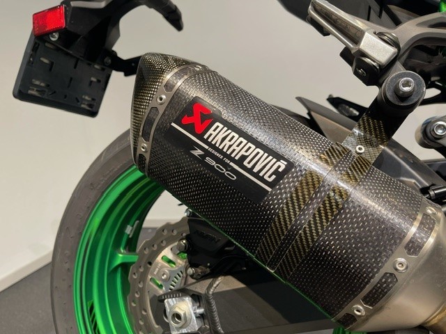 KAWASAKI - Z900