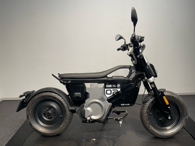 BMW - CE 02
