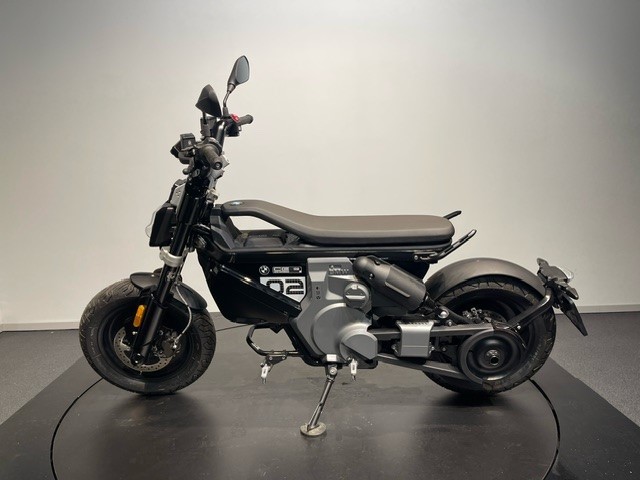 BMW - CE 02