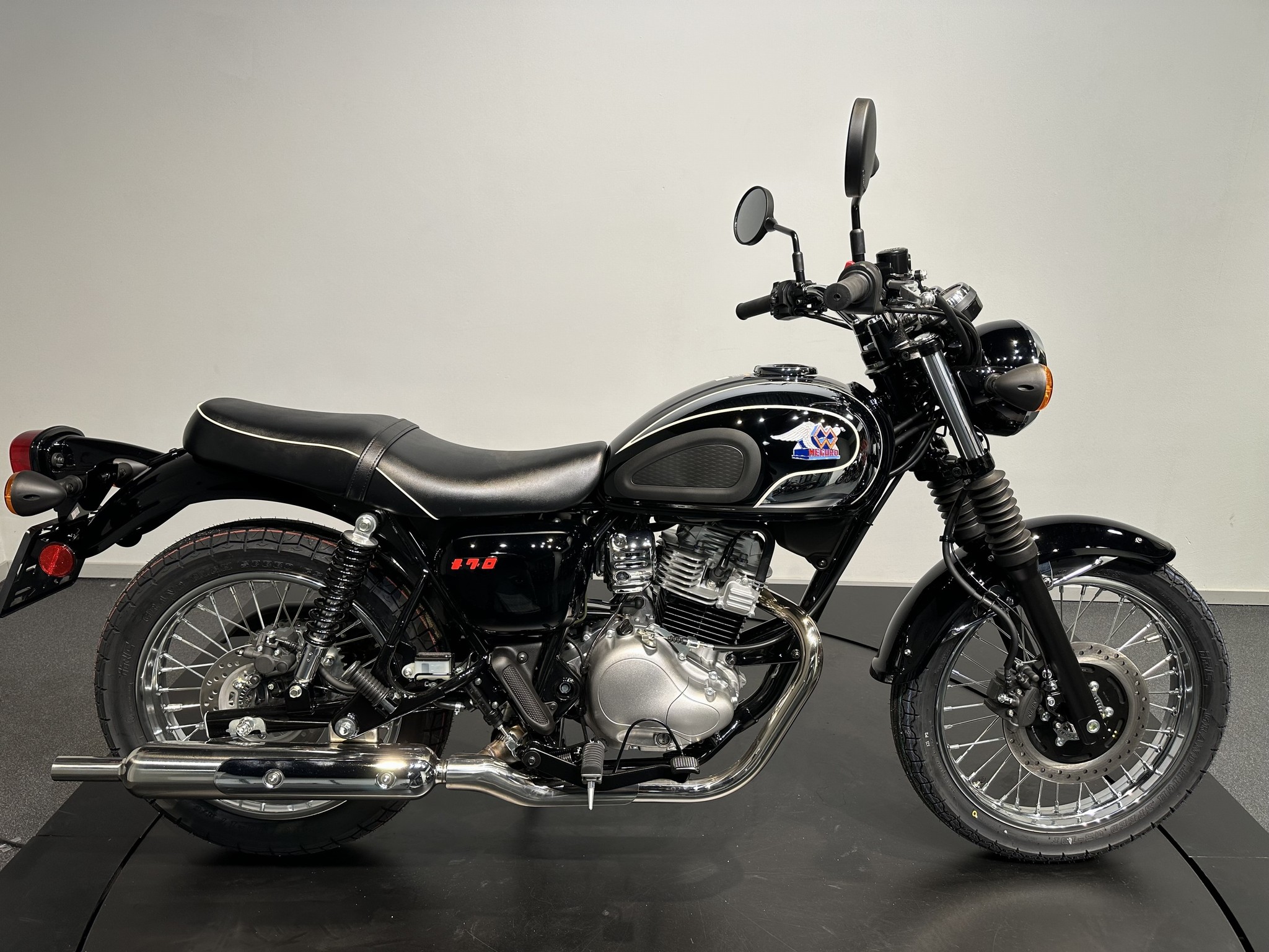 KAWASAKI - Meguro S1