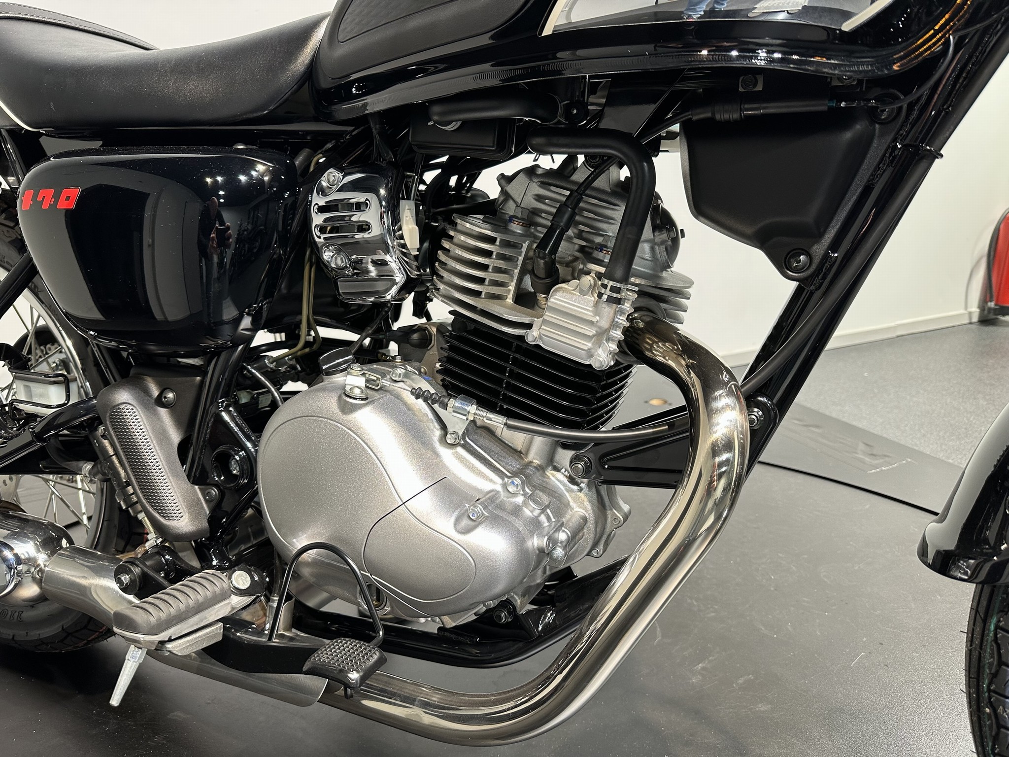 KAWASAKI - Meguro S1