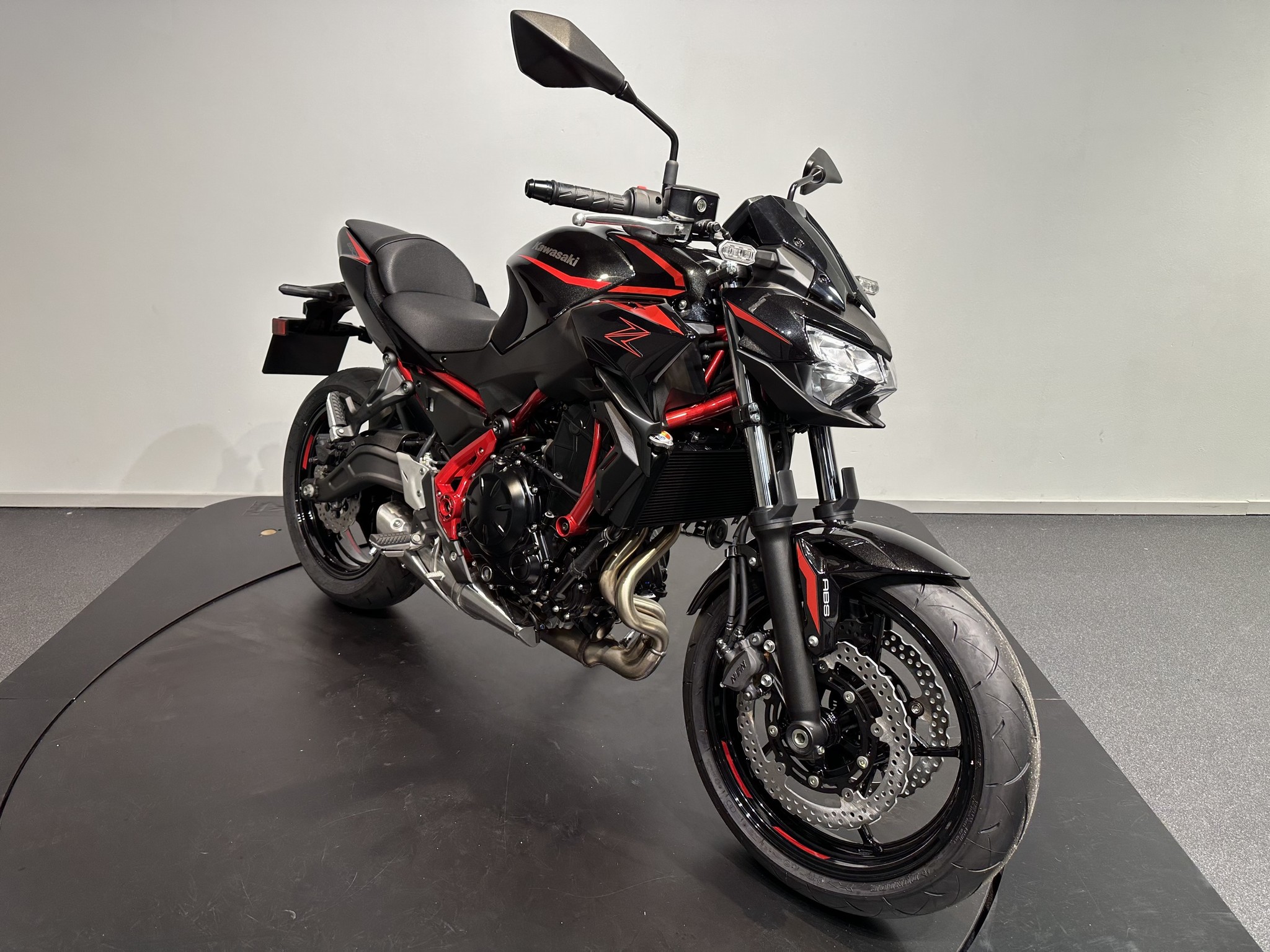KAWASAKI - Z650