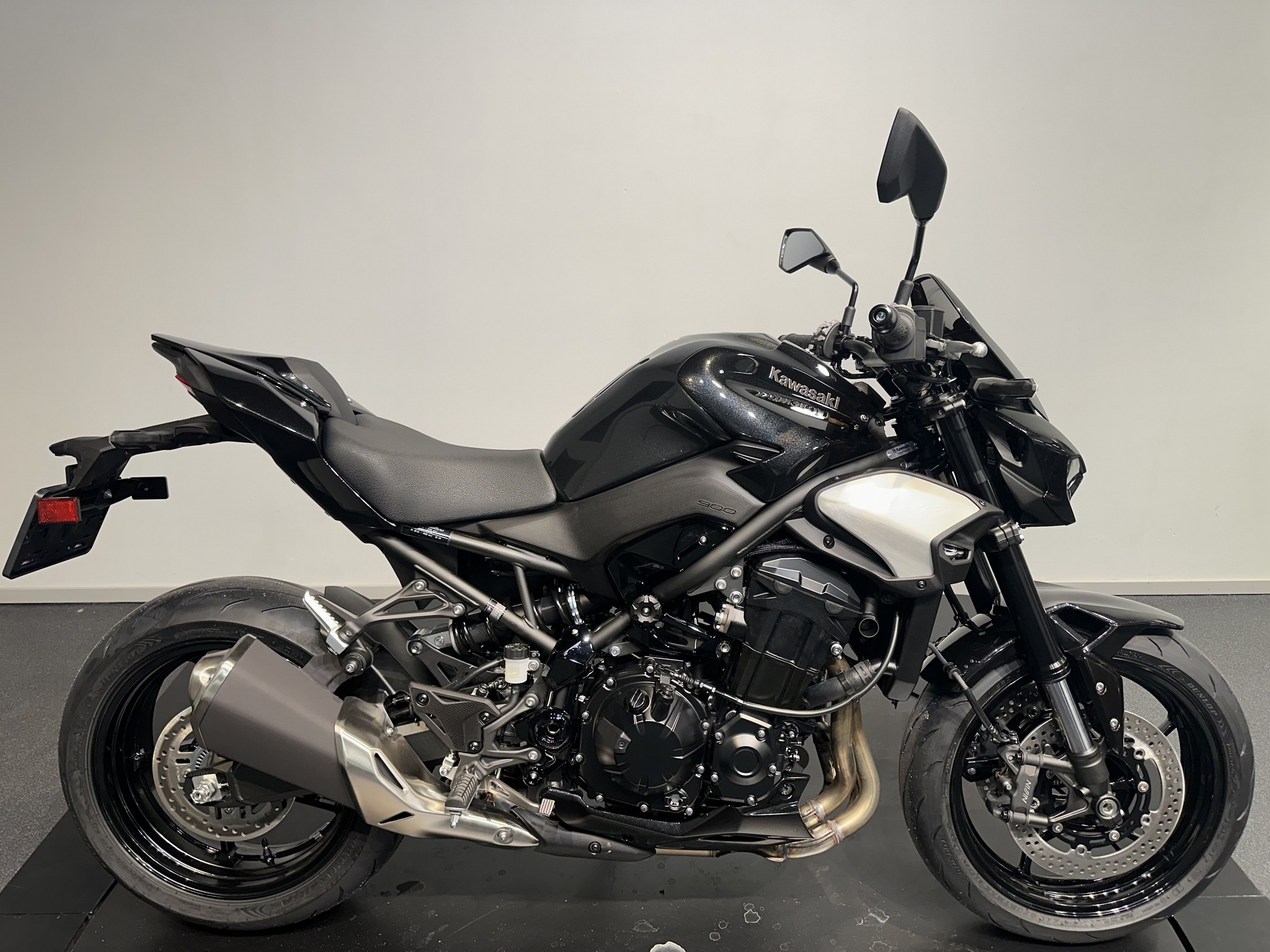 KAWASAKI - Z900