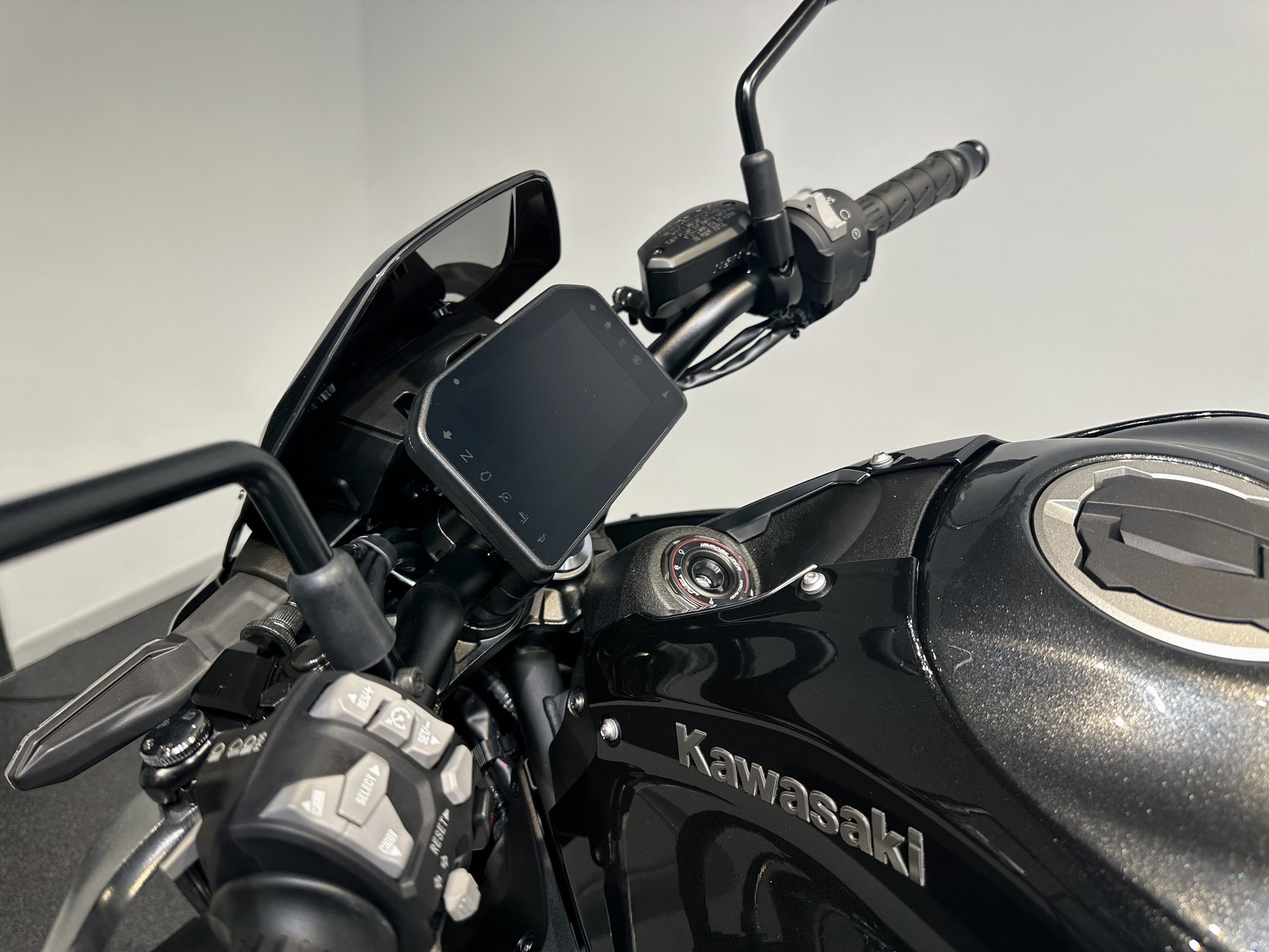 KAWASAKI - Z900