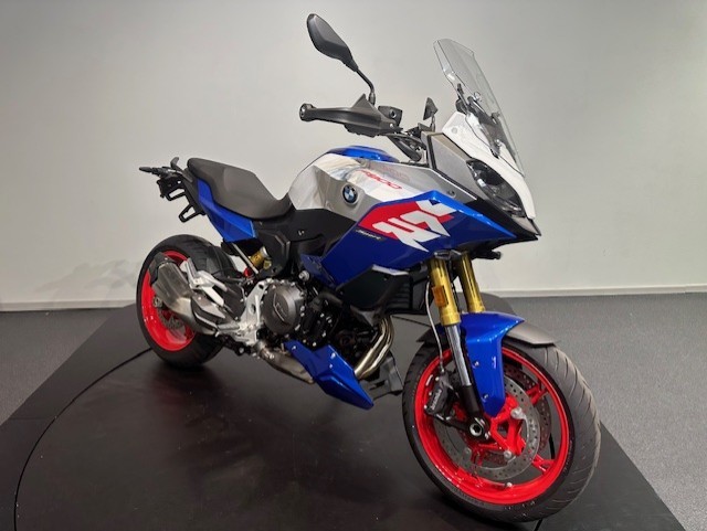 BMW - F 900 XR