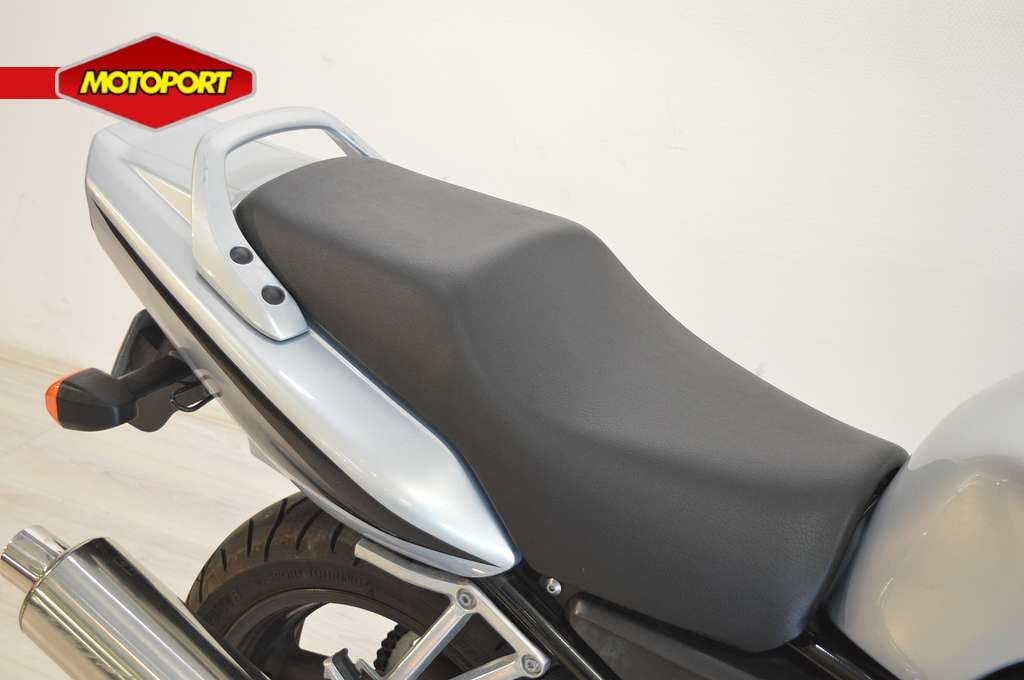 YAMAHA - FZS 600 FAZER