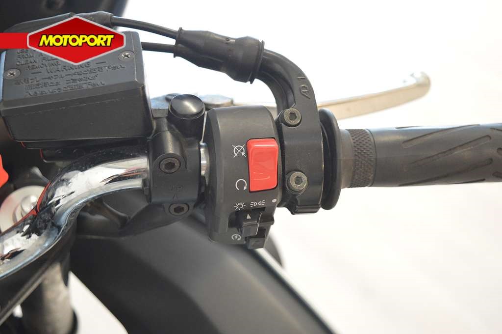 YAMAHA - FZS 600 FAZER