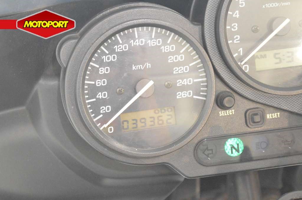YAMAHA - FZS 600 FAZER