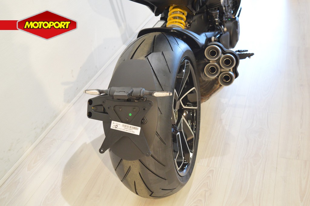 DUCATI - DIAVEL V4