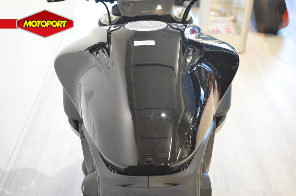 DUCATI - DIAVEL V4