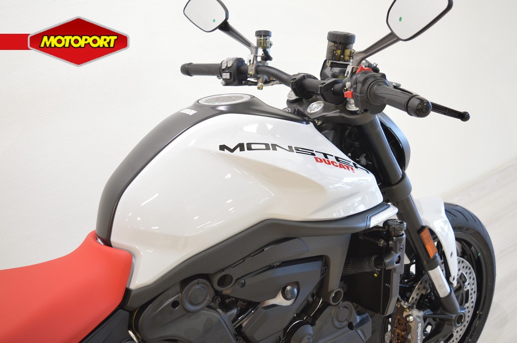 DUCATI - MONSTER