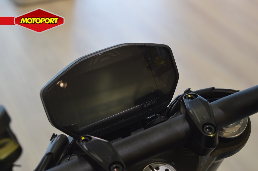 DUCATI - MONSTER