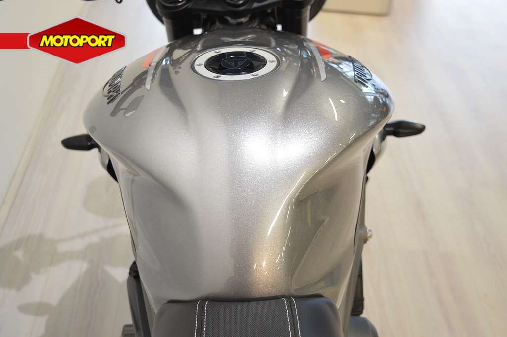 TRIUMPH - STREET TRIPLE 765 RS
