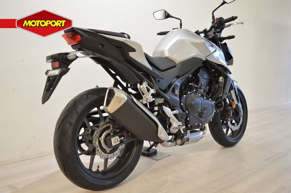 HONDA - CB 750 HORNET