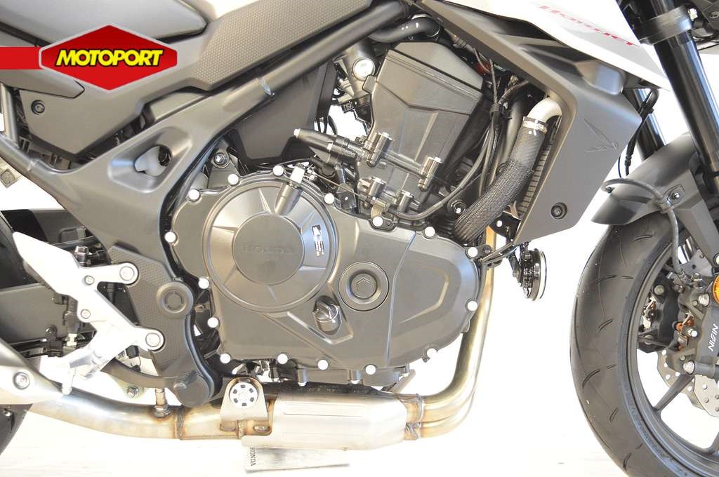 HONDA - CB 750 HORNET