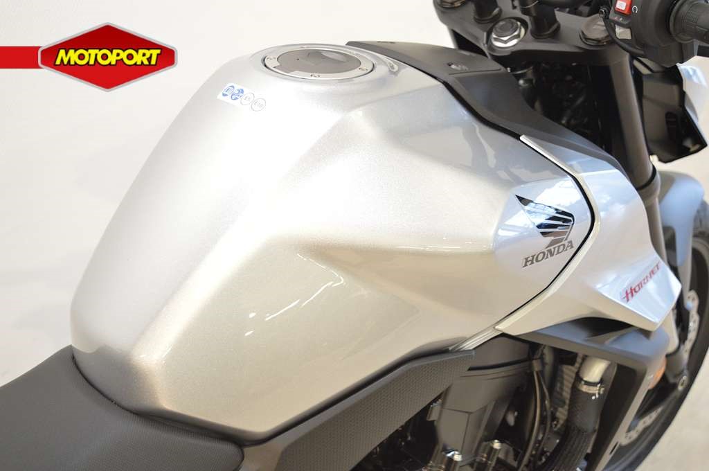 HONDA - CB 750 HORNET